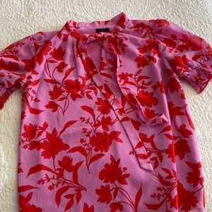 Ann Taylor pink/red floral top